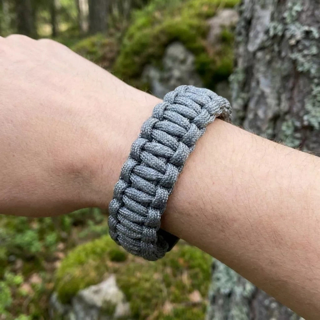 Survivalowa bransoletka Welde paracord Silver Camo z gwizdkiem, 22 cm