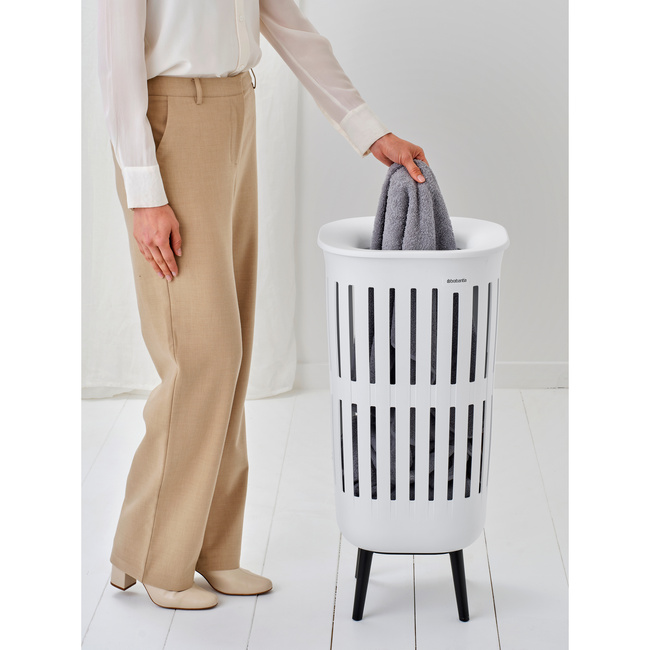 Kosz na pranie Brabantia Collect-It Hi 55 l na nóżkach, biały