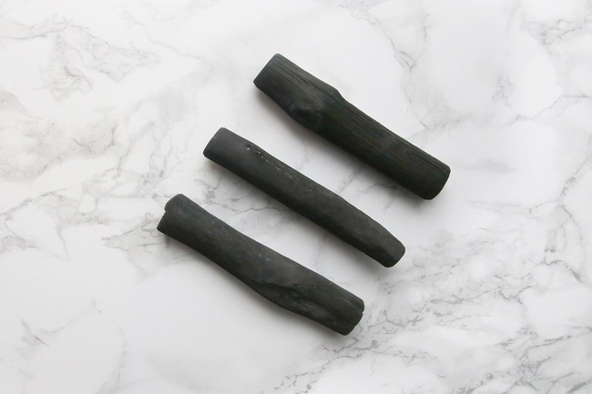 Wkłady filtrujące Black+Blum Eau Good do butelek, węgiel Binchōtan, 4 sztuki