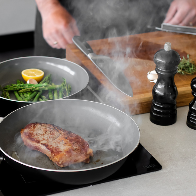 Młynek Ręczny Do Soli Lub Pieprzu 17 Cm - Black - Masterclass