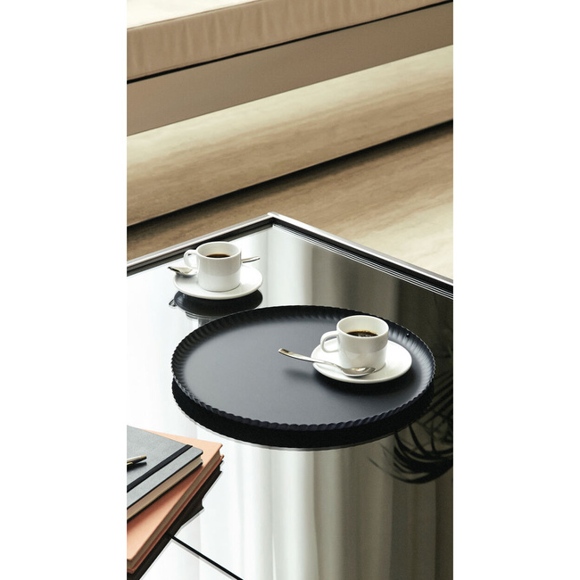 Okrągła taca ze stali kolorowej 23 cm czarna Pleats - Alessi