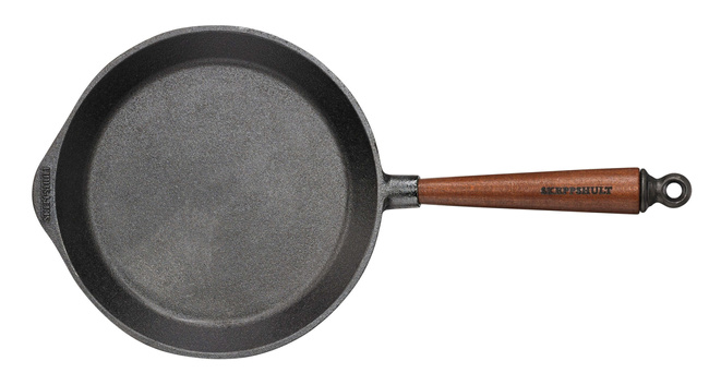 Patelnia żeliwna Skeppshult Traditional 24 cm z bukową rączką
