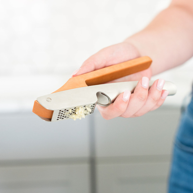 Full Circle Wyciskacz Do Czosnku Crushed It