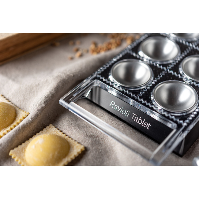 Forma do ravioli w kwadratach 5 x 5 cm x 10 szt, czarna Design line - Marcato