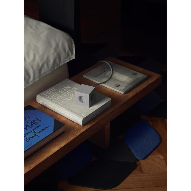 Listwa zasilająca Square 1 z podwójnym Usb-c 30 w i magnetyczną podstawą 1,8 m - szara - Avolt