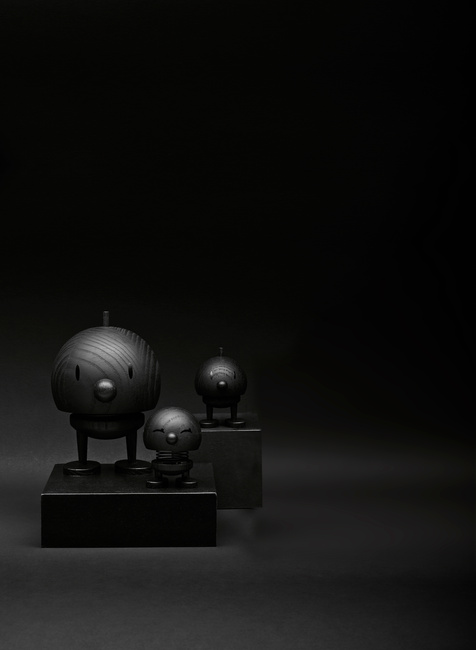 Figurka Hoptimist Bumble S z czarnego dębu, 7,6 cm