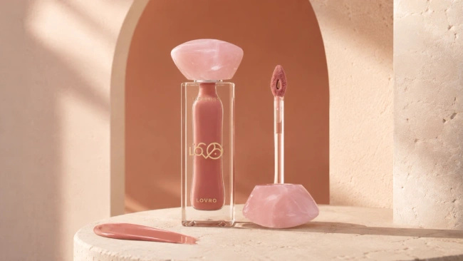 Błyszczyk do ust Lovro Bloomlight Lipgloss 04 Nude Muse, różowo-beżowy nude