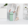 Kosz do segregacji Brabantia Sort & Go 40 l Jade Green ze wspornikiem ściennym