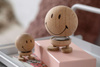 Figurka Hoptimist Smiley S Raw Oak z surowego dębu