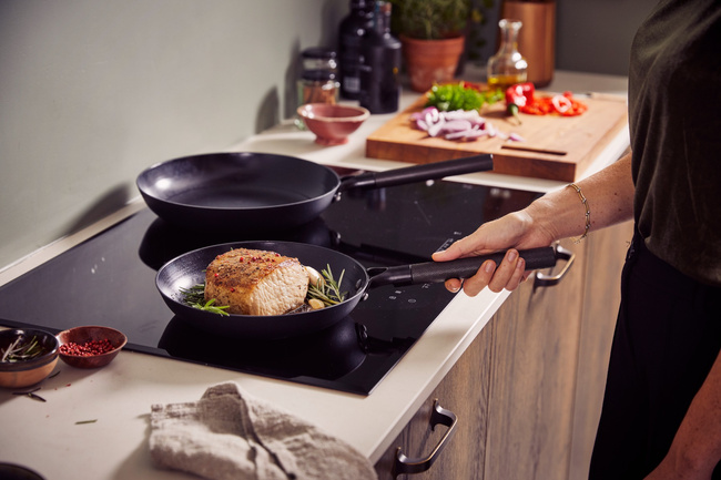 Patelnia żeliwna Brabantia Patron Recycled 24 cm 101910, do piekarnika