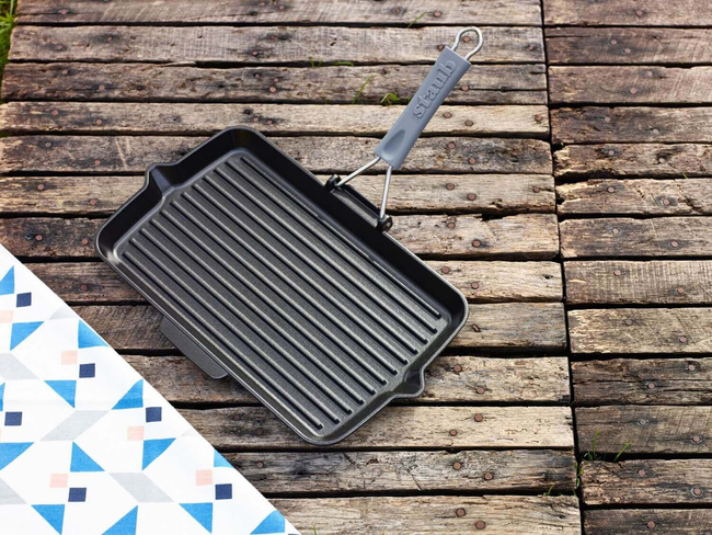 Prostokątna patelnia żeliwna grillowa 34 x 21 cm, czarny - Staub