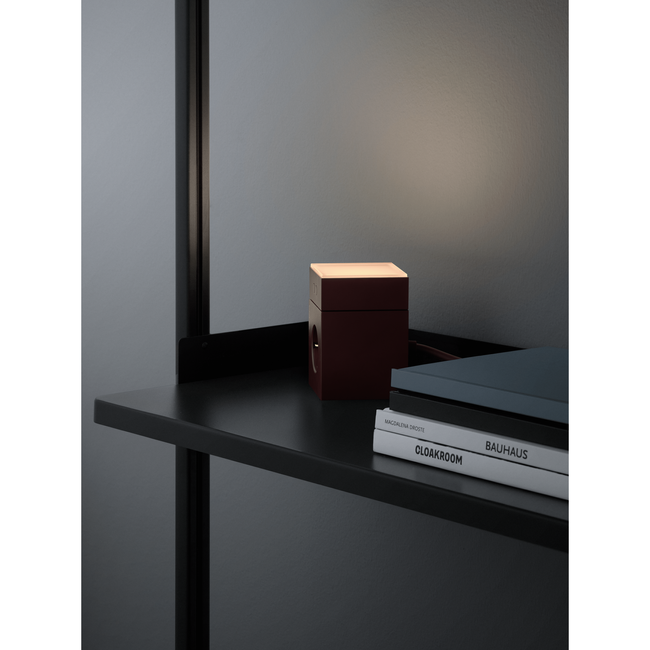 Lampka LED do gniazdka Avolt Lamp 1 Bauhaus-Archiv Edition, Mulberry Red