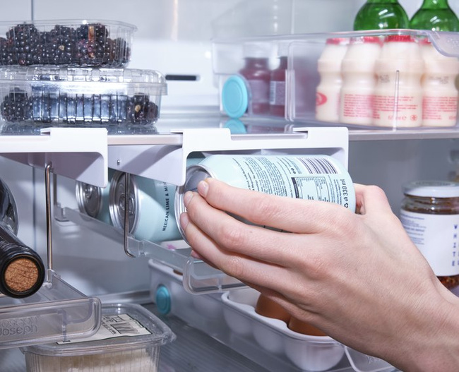 Organizer na puszki do lodówki Joseph Joseph FridgeStore, na 4 puszki 330 ml