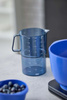 Dzbanek z miarką Rosti Mensura 1 l, Dusty Blue