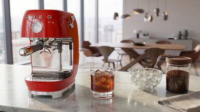 Smeg - Ekspres do kawy, kolbowy ECF03 50's Style - czerwony