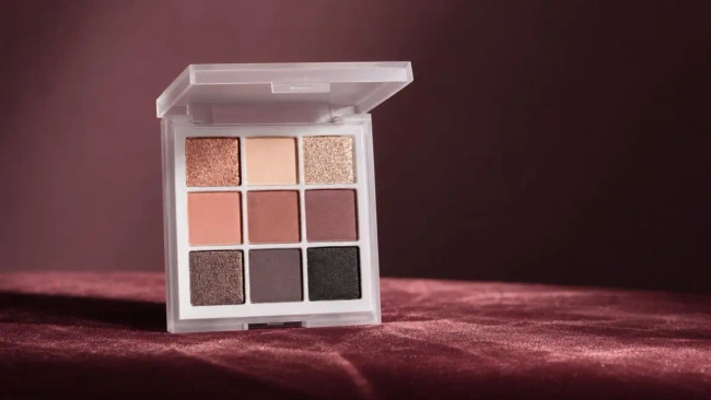 Paleta cieni do powiek Lovro Moderate Eyeshadow Palette, 9 odcieni, 8 g