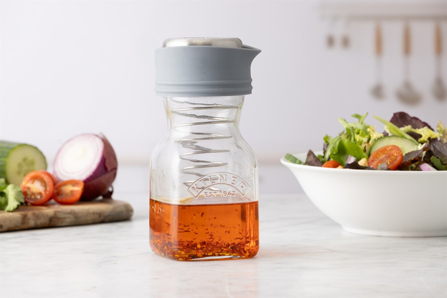 Słoik do dressingów Kilner 0,5 l ze sprężyną mieszającą i dzióbkiem