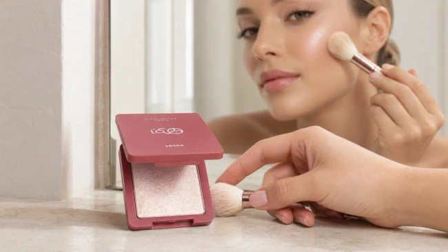 Rozświetlacz w kremie Lovro Highlighter Paste, efekt mokrego blasku, 8 g