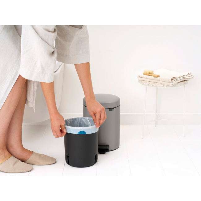 Kosz pedałowy Brabantia NewIcon 5 l, Soft Grey