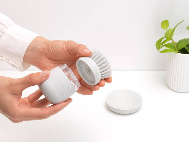 Szczotka z dozownikiem na płyn SinksidE jasnoszara - Brabantia