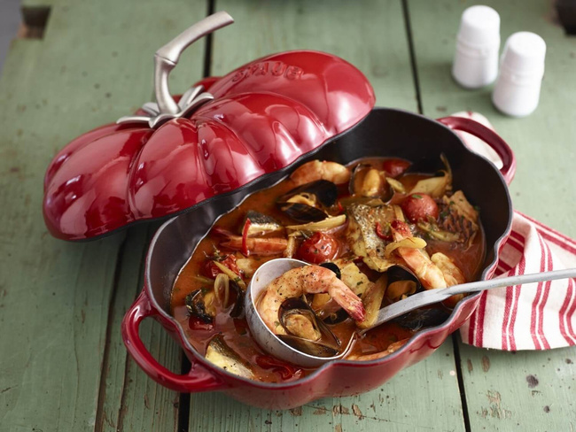 Special Cocotte Garnek Żeliwny Owalny Pomidor 2.5 Ltr, Czerwony - Staub