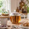 Dzbanki do herbaty tłokowe Assam 1L Pure White Bodum