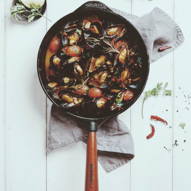 Patelnia sauté żeliwna Skeppshult Traditional 25 cm, brzeg 6,4 cm