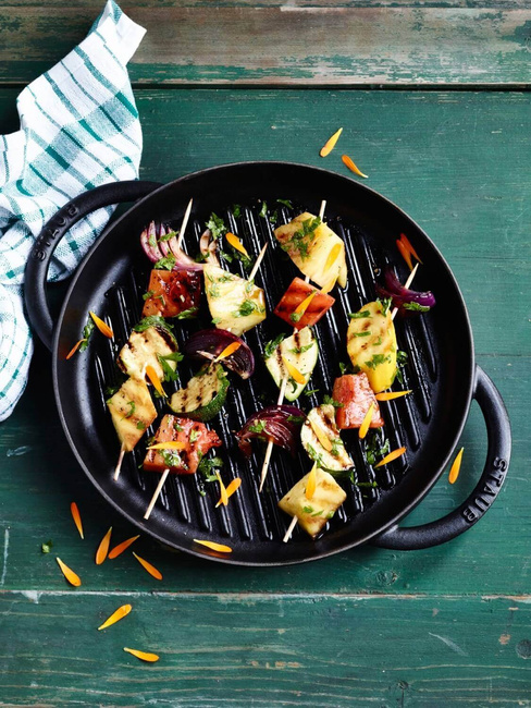 Okrągła patelnia żeliwna grillowa z dwoma uchwytami 30 cm, czarny - Staub