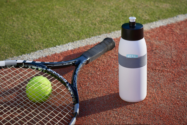 Bidon sportowy Mepal Ellipse 500 ml Nordic Red, z elastyczną opaską