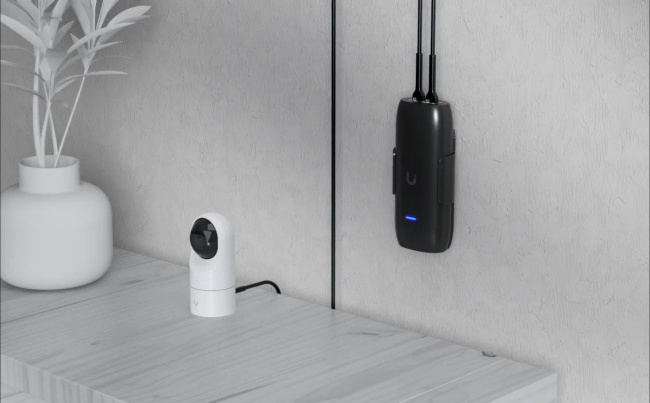 Ubiquiti UP-AI-Port | Urządzenie wzbogacające kamery o funkcje AI | 1x GbE RJ45, PoE