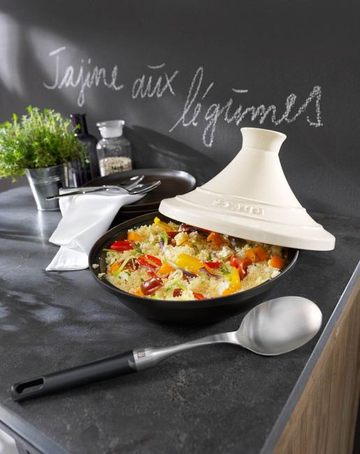 Naczynie do tajine Staub 28 cm, żeliwna podstawa i ceramiczna pokrywa, beżowo-czarne