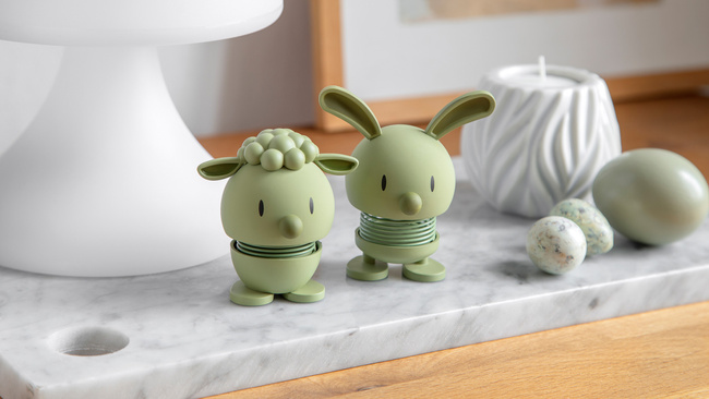 Figurka Hoptimist Soft Lambert S Olive dekoracyjna na stół wielkanocny
