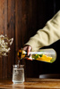 Karafka Vialli Design Mia 2064 Drip-Free ze złotą górą, 900 ml