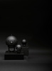 Figurka Hoptimist Bumble S z czarnego dębu, 7,6 cm
