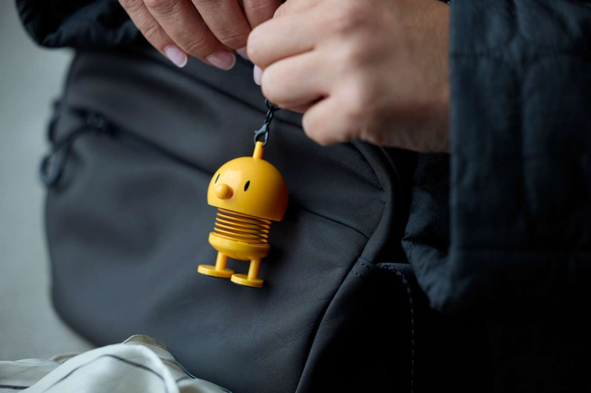 Zawieszka brelok 2w1 Bumble Charm Yellow Hoptimist figurka sprężynująca