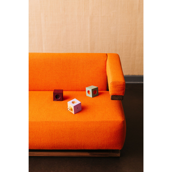 Square 2 - Usb-c (f) Bauhaus Gecko Bloom - Avolt