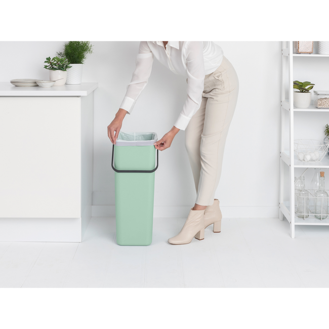 Kosz do segregacji Brabantia Sort & Go 40 l Jade Green ze wspornikiem ściennym