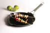 Okrągła patelnia żeliwna grillowa 27 cm, czarny - Staub