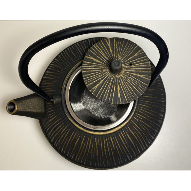 Dzbanek do herbaty żeliwny 1,1l Lines czarno-złoty - Zest for Life