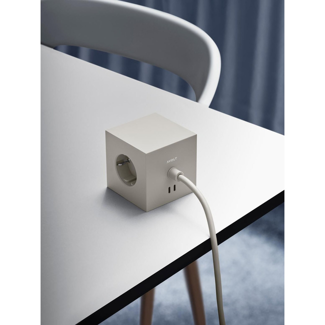 listwy zasilające z podwójnym USB-C 30 W i magnetyczną podstawą 1,8 m Square - Avolt beżowa