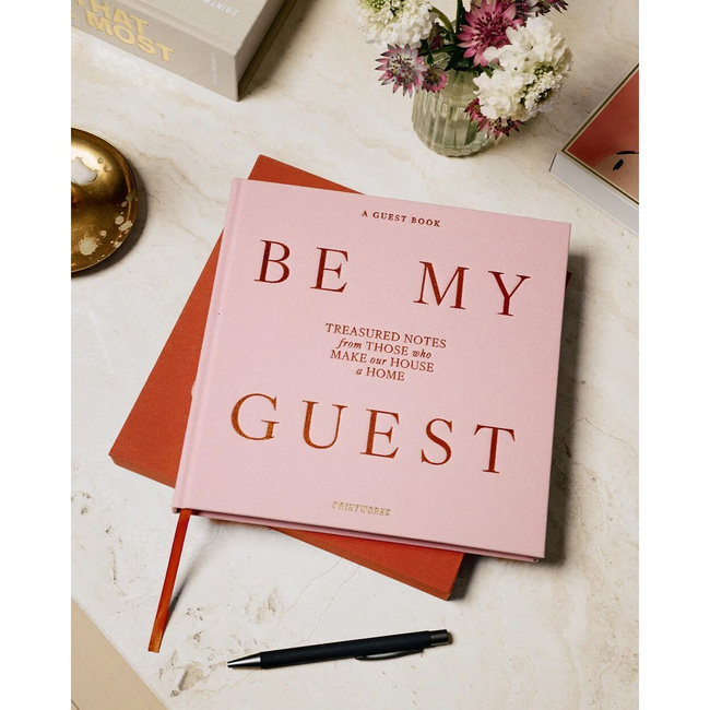 Księga gości Printworks Be My Guest, różowa w rdzawym etui, 100 stron