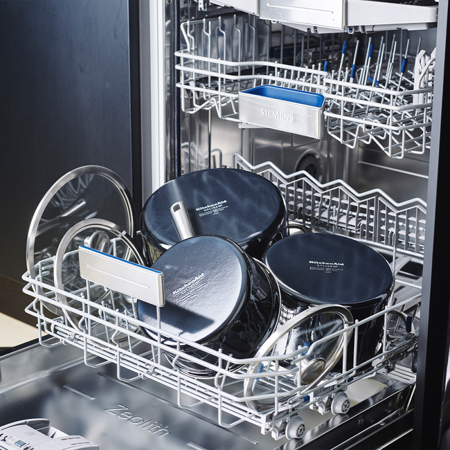 Rondel emaliowany KitchenAid 2,4 l z pokrywką, czarny