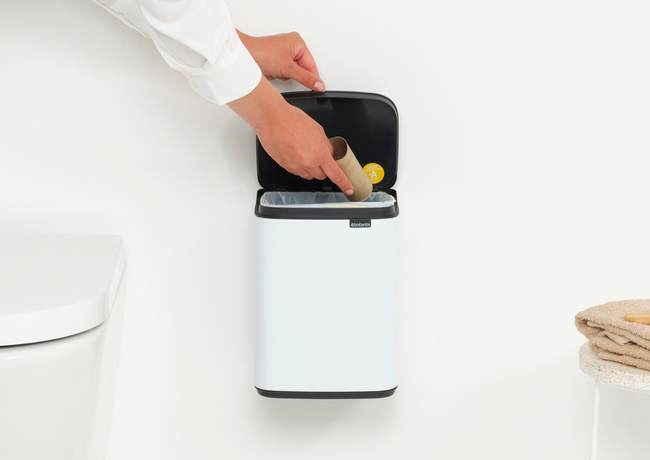 Kosz na śmieci Brabantia Bo 4 l White, łazienkowy lub ścienny