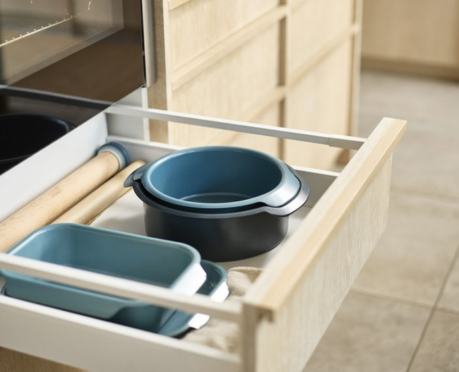 Okrągłe formy do ciasta Joseph Joseph Nest Bake, 20 i 23 cm, 2 szt.