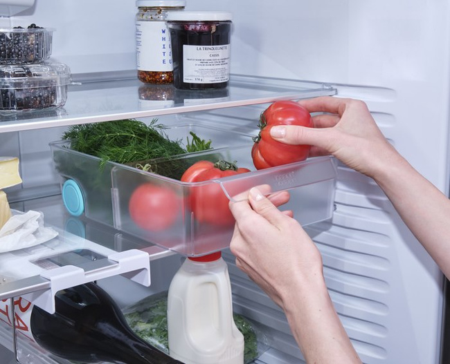 Pojemnik do lodówki Joseph Joseph FridgeStore XL z przegrodą, na kółkach