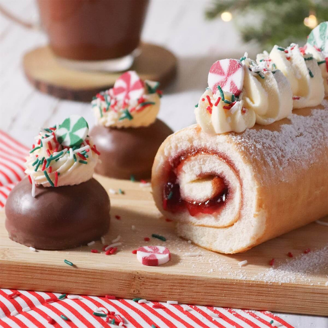 Posypka świąteczna PME Cukrowe Laski 110 g, czerwień, zieleń i biel