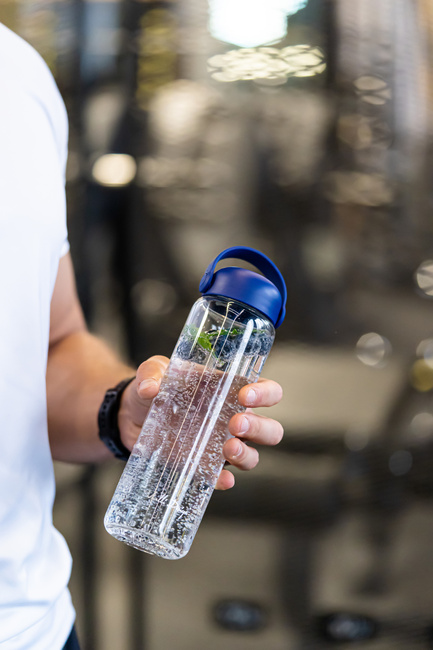 Szklana butelka na wodę Fuori 540 ml Granatowa 30244 - Vialli Design