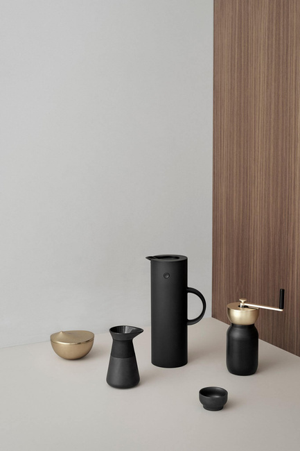 Mlecznik Theo Czarny - Stelton