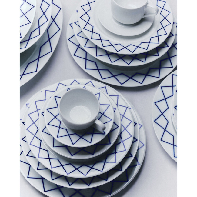 Płaski talerz porcelanowy 27 cm zdobiony Alessi La Bella Tavola