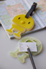 Zawieszka na bagaż Hoptimist Yellow, żółta, 10,5 x 8 cm